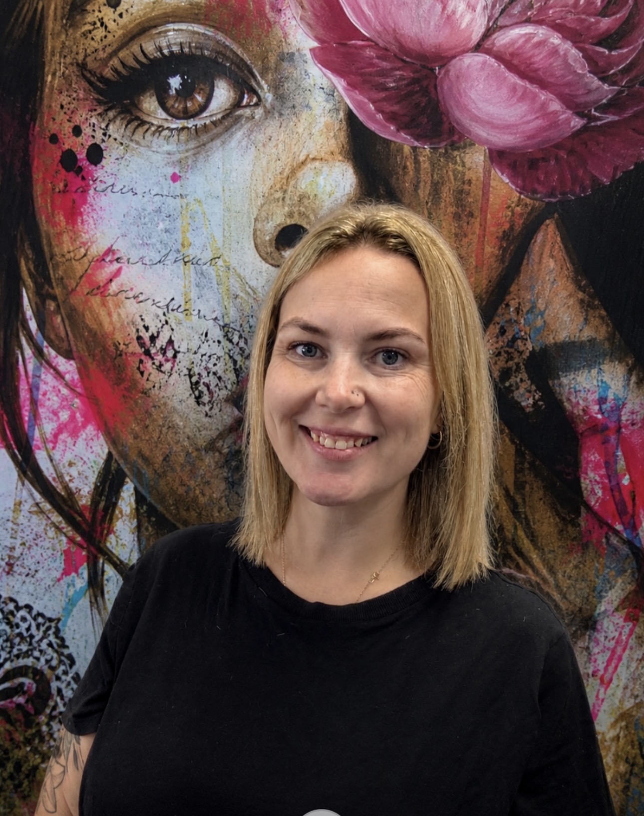 Gemma, Senior Hairdresser at Rosewood Hair Face Body in Woonona